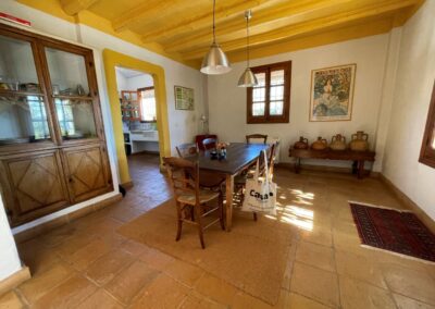G422 - dining area