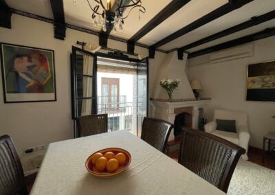 B423 - dining area