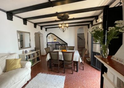 B423 - living room