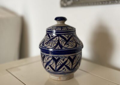 B423 - decoration