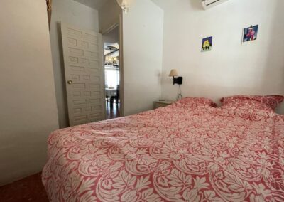 B423 - bedroom
