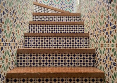 B423 - stairs to1st floor
