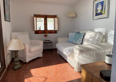 B423 - living room upstairs