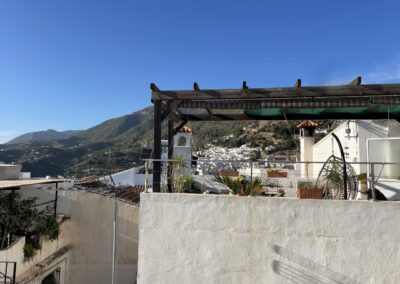 B423 - look to the old town and the mountains