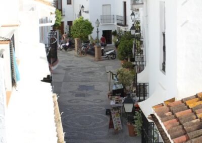 R28 - The street Calle Real