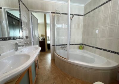 B426 - badeværelse ensuite